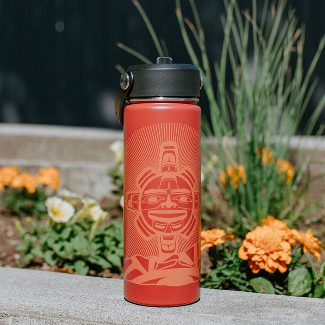 Bouteille isolée, 21 oz, Soleil Chikat par Nahaan Tlingit - Boutique Equinoxe