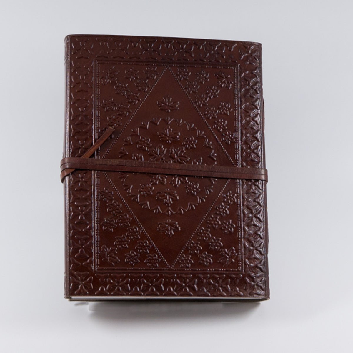 Livre en cuir, Fée et Lune - Boutique Equinoxe