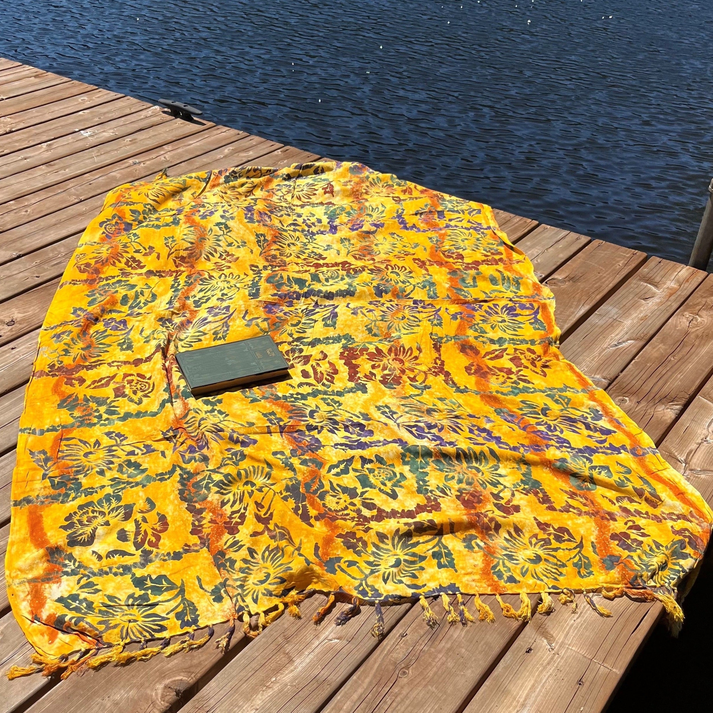 Paréo Fleurs couleur jaune en batik - Boutique Equinoxe