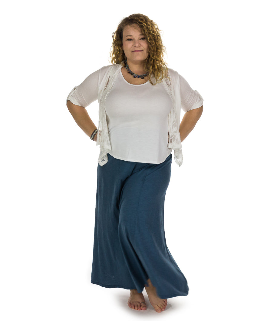 Jupe longue évasée en coton flammé, taille élastique.