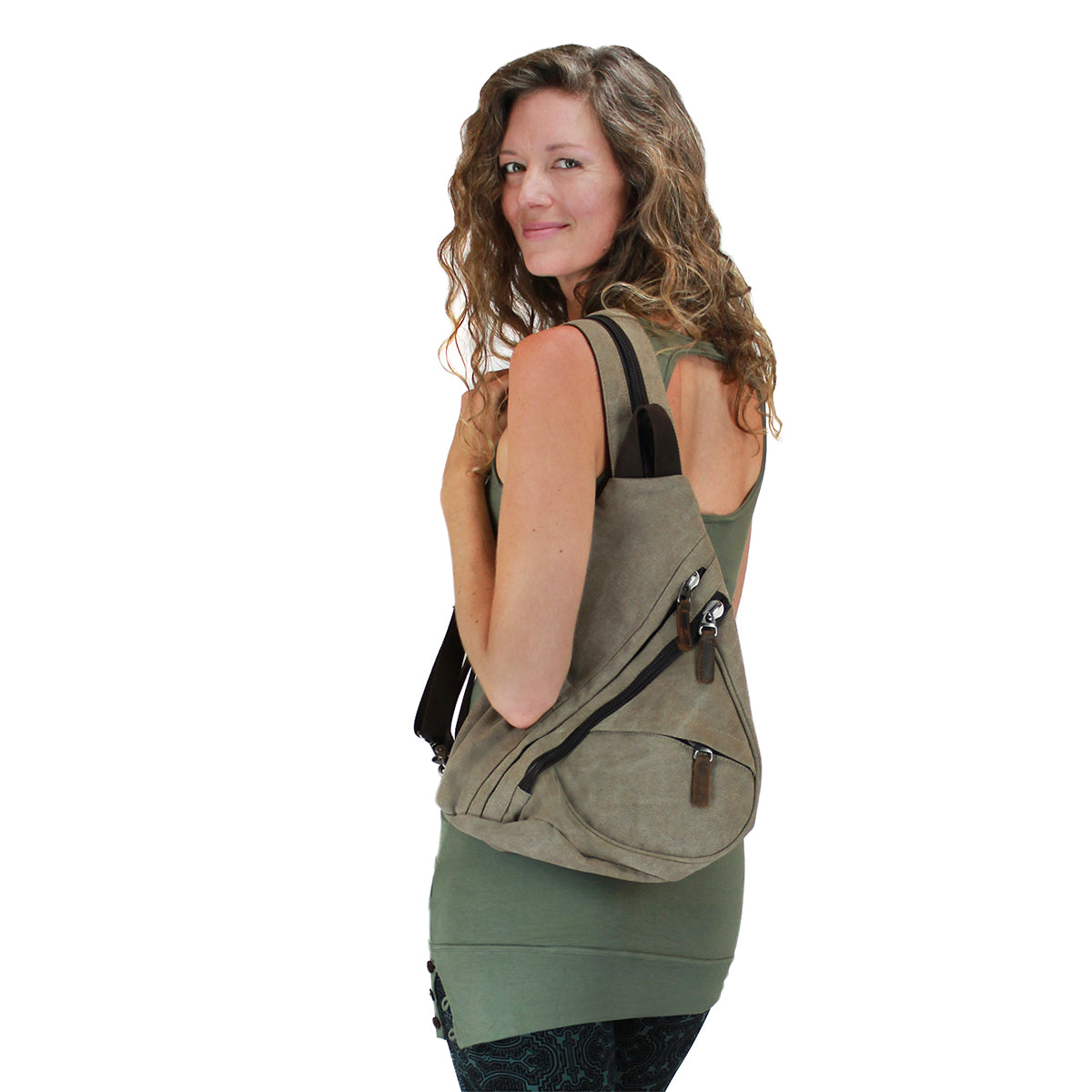 Sac à bandoulière "sling bag" en canevas de coton et cuir