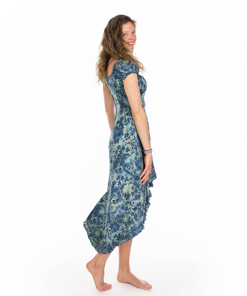 Robe deux longueurs à manches courtes.