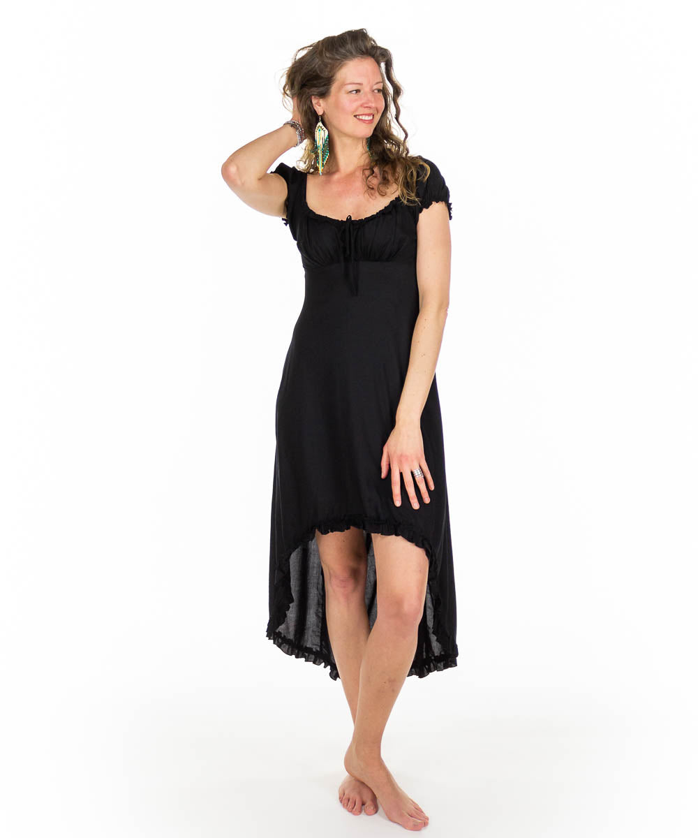Robe deux longueurs à manches courtes.