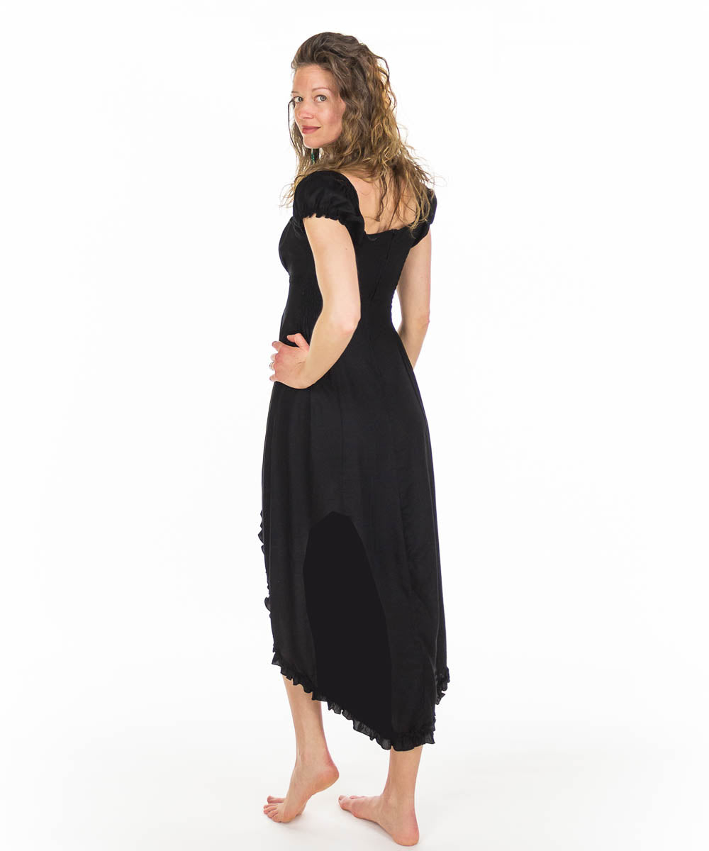 Robe deux longueurs à manches courtes.
