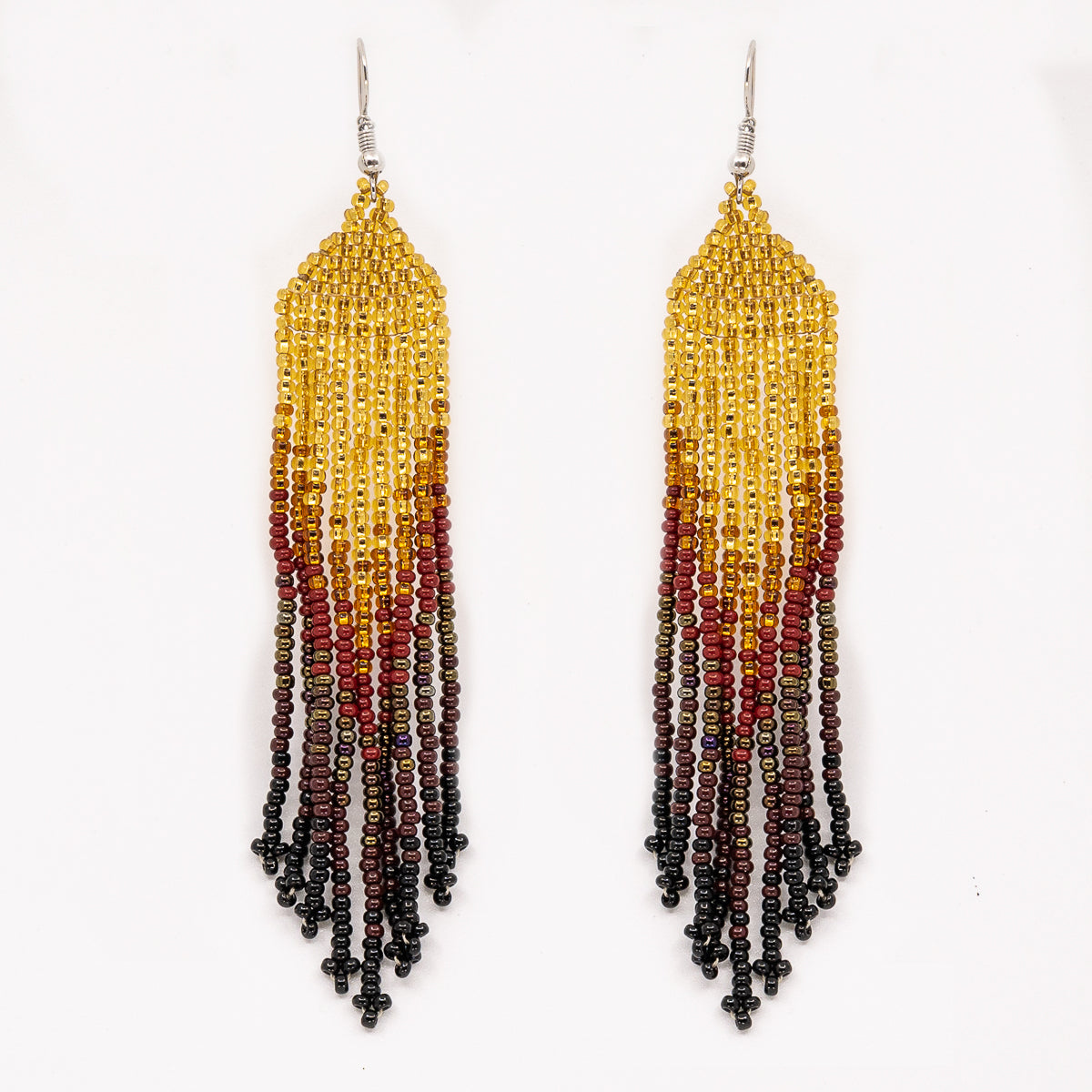 Boucles d'oreille perlées.