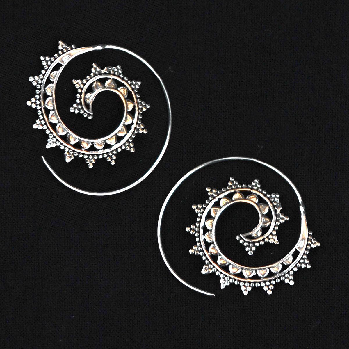 Boucle d'oreille boho spirale - Boutique Equinoxe